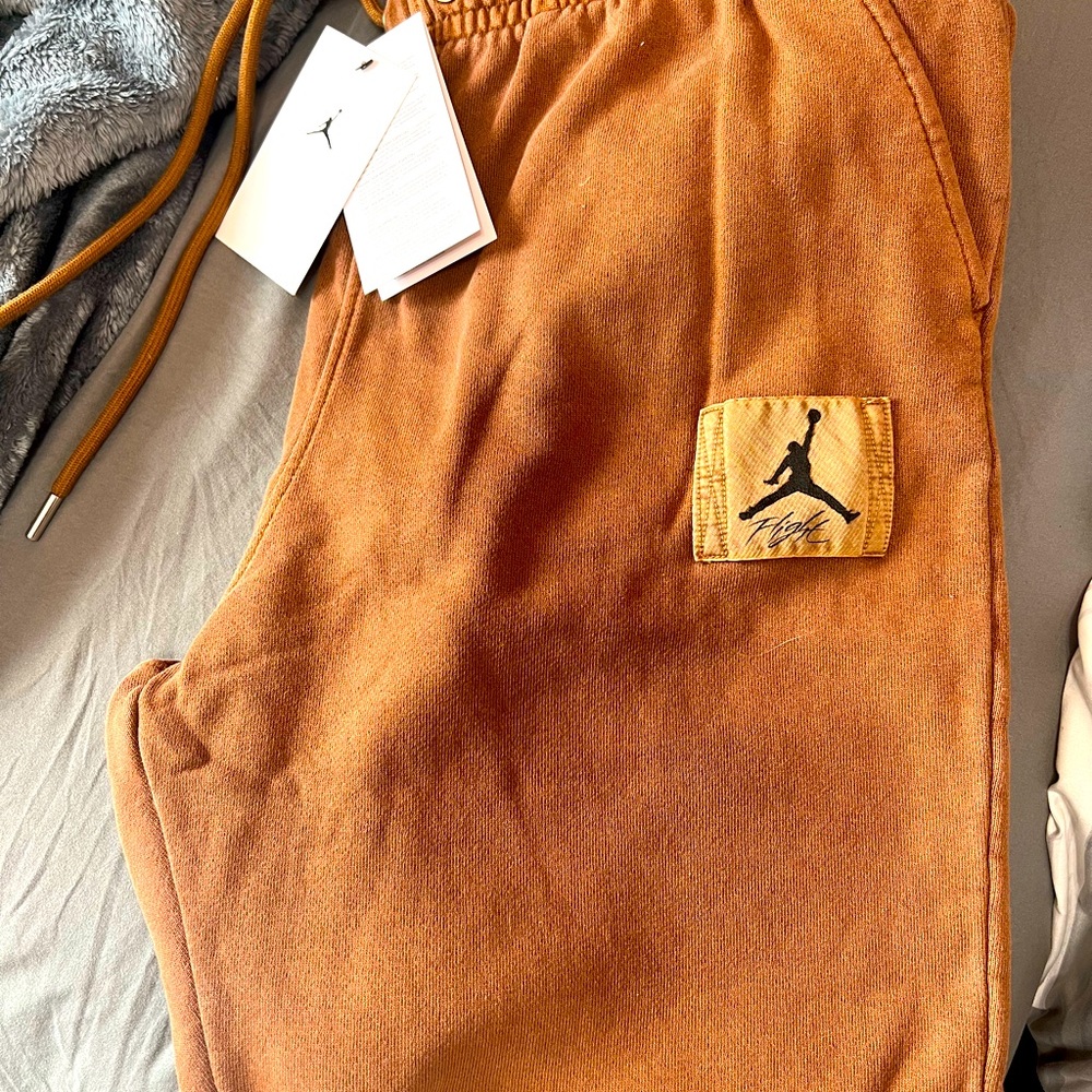 Nike Flight Fleece Mens joggers. Never worn. Tags still on. Size medium.